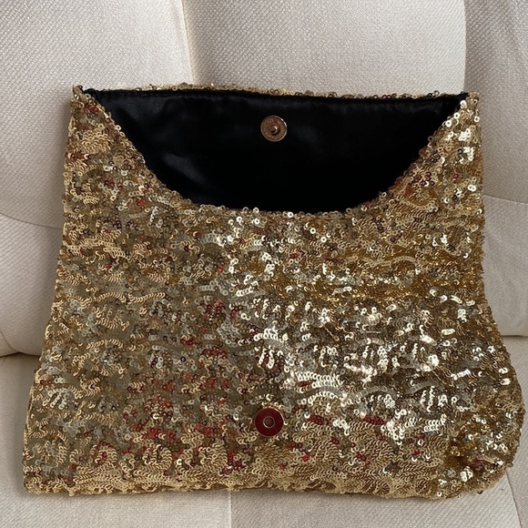 Victoria’s Secret Gold Fold Over Clutch - Picture 5 of 7